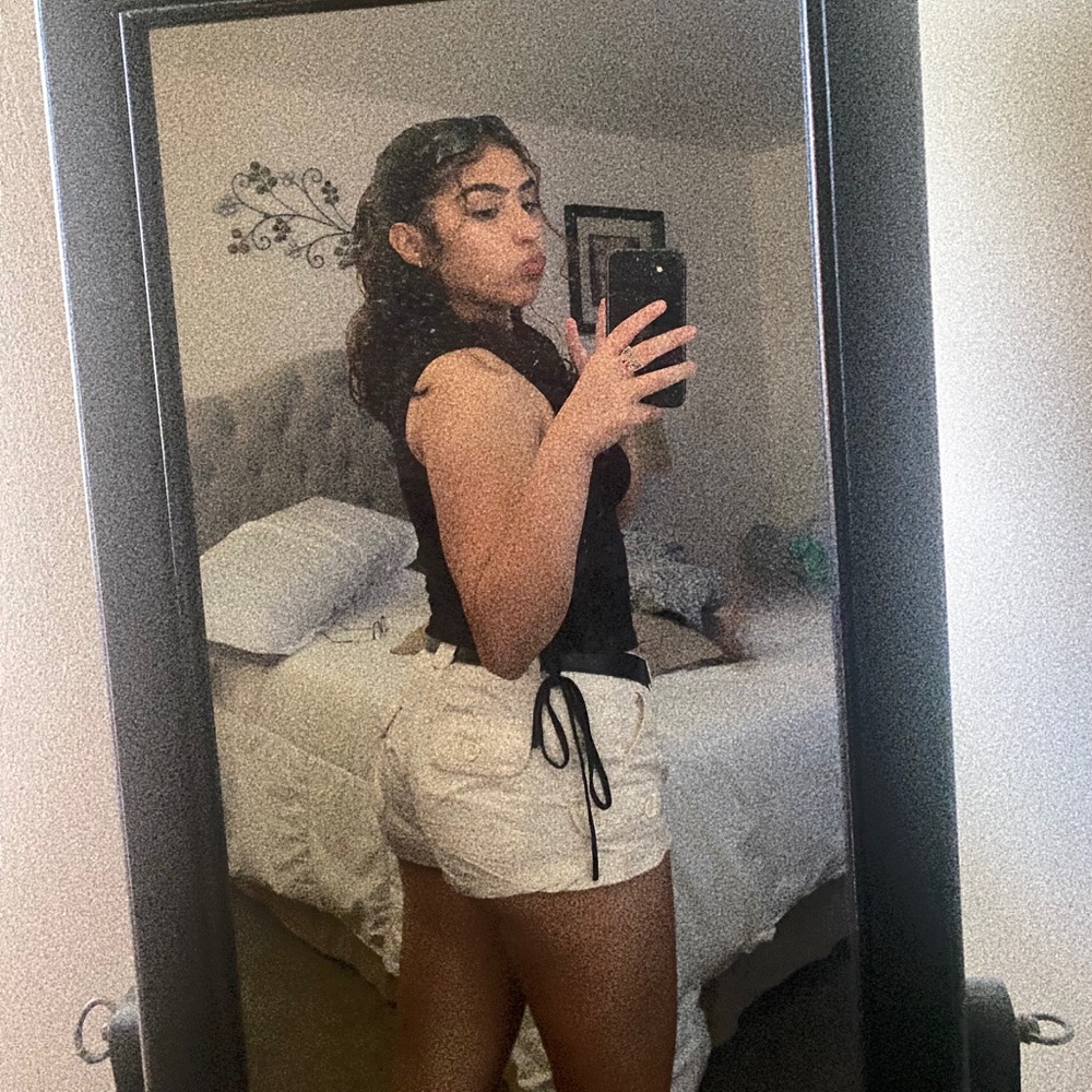 Meet your Posher, Julissa